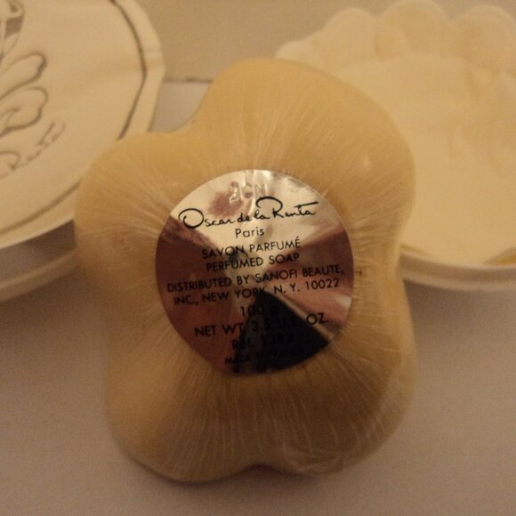 VTG 1982 Oscar de la Renta Scented Sealed Soaps with White Case - Picture 10 of 10
